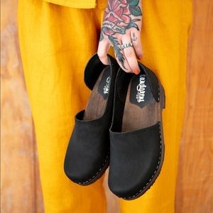 Sandgrens Brett Log Clogs size 38